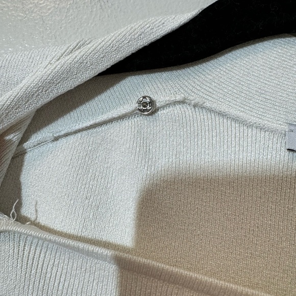 M.M. LAFLEUR White Sleeveless Top - Picture 5 of 5